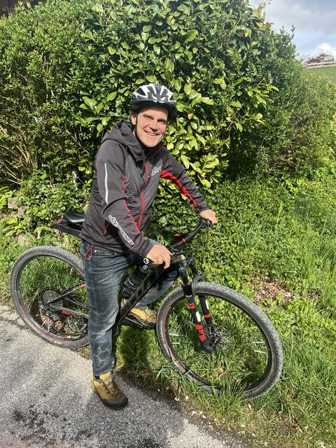 Der Obmann der Bügerinitiative, Richard Aschaber will für einen sicheren Radweg kräftig in die Pedale treten. | Foto: Richard Aschaber