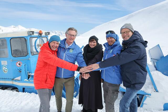 Der Durchstich auf der Großglockner Hochalpenstraße ist geschafft. | Foto: Grossglockner.at/Franz Neumayr