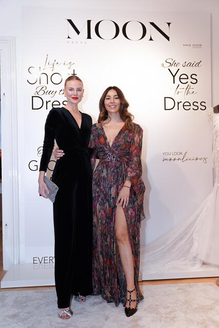 Topmodel Victoria Karner mit Moon Dress Chefin Fatma Sahin | Foto: Esra Cinel