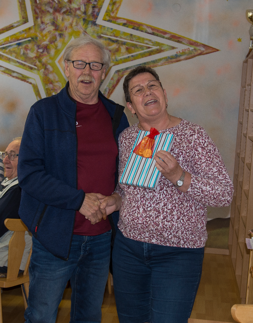 Sieger Helmut Rettenegger und Ortsvorsitzende Veronika Bachmayr.
 | Foto: Johann Aigner