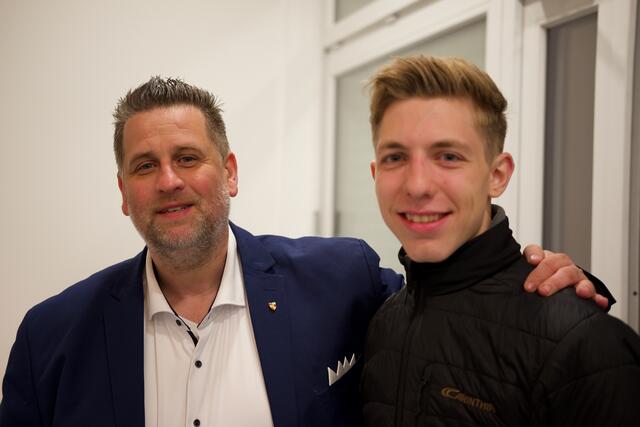 Bgm. Remmert mit Jung-Unternehmer und Pinsa-König Benedikt Betas. | Foto: Johannes Steurer