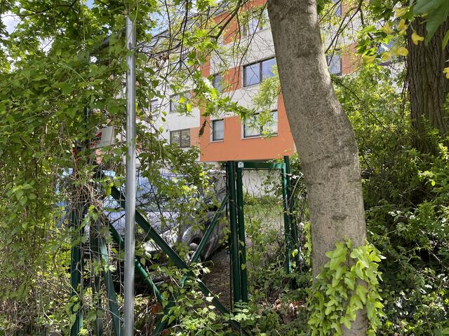 So sieht der gesperrte Durchgang aktuell aus.  | Foto: Lisa Kammann