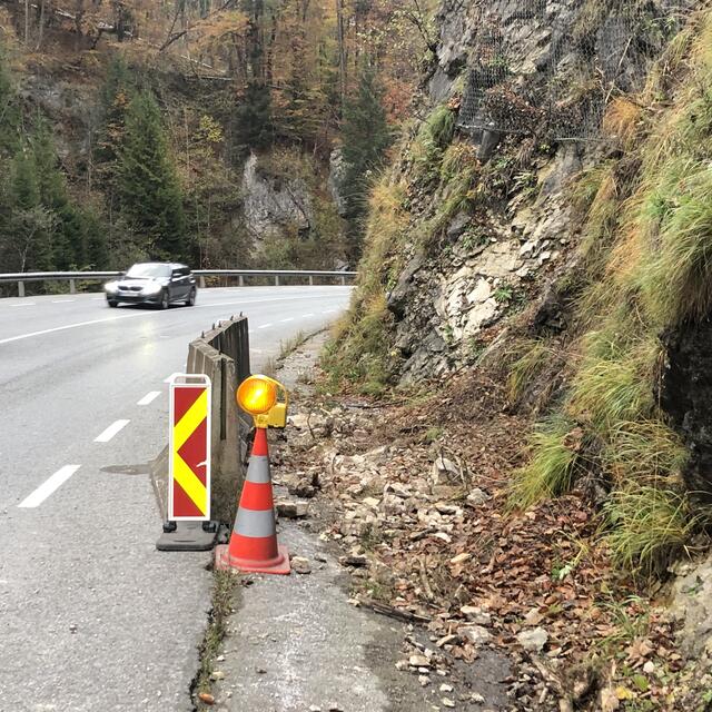 Der immer wieder auftretende Steinschlag ist auch ein Thema.  | Foto: Richard Aschaber