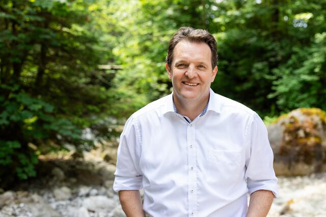 LR Rene Zumtobel: "Zweigleisiger Ausbau der Bahn ist unverzichtbar". | Foto: Archiv