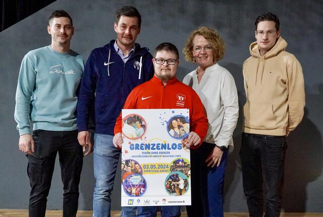 Lukas Aigner, Obmann Hans-Peter Pressler, Peter Suchanek, Sozial-Landesrätin Christiane Teschl-Hofmeister und Benjamin Aigner. | Foto: Klaus Küfhaber