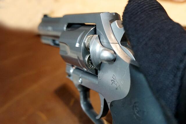 Mit einer Waffe überfallen wurde ein Mann am Freitagnachmittag in Penzing. (Symbolbild) | Foto:  MikeGunner/Pixabay