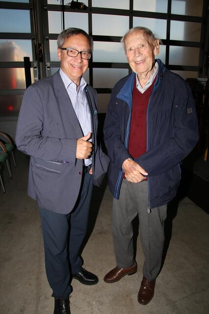 Der langjährige Obmann des Blasmusikverbandes Alois Loidl mit Ehrenobmann OSR Josef Mayer. | Foto: Eduard Wimmer