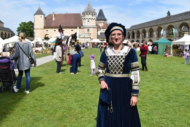 Petra Helm im Renaissance Outfit.
