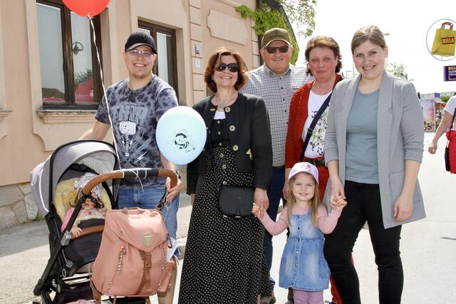 Die bekannte (Feuerwehr)Familie Kirchmayer aus Niederrußbach trat zum Dorffest in voller Mannschaftsstärke an.