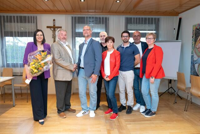 (v.l.)LH-Stv. Astrid Eisenkopf, Norbert Rauhofer (ehem. Ortsparteivorsitzender), Harald Trotzenberg (Ortsparteivorsitzender NEU), Gottfried Schlögl (Schriftführer), Rosemarie Harter (Stv. Ortsparteivorsitzender), Johannes Pendl (Stv. Ortsparteivorsitzender), Werner Huf (SPÖ Bürgermeister), Beatrix Hofer (Kassierin)
 | Foto: SPÖ Müllendorf