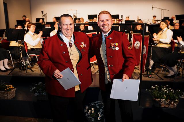 Obmann Hermann Ernst und Kapellmeister Bernhard Müller
 | Foto: PhoTobi