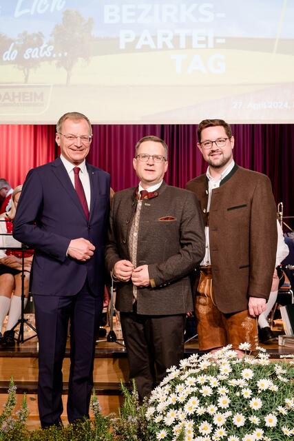 Thomas Stelzer, August Wöginger und Florian Hiegelsberger.
