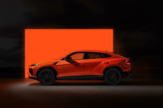 Der neue Lamborghini Urus SE ist der stärkste Urus, das schnellste Serienfahrzeug seines Segments und schafft über 60 Kilometer im rein elektrischen Modus. | Foto: Lamborghini