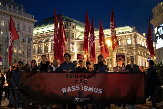 Letztes Jahr nahmen rund 4.000 Personen an der Demo teil. Auch heuer werden wieder tausende Personen erwartet.  | Foto: fz23_sarah/SJÖ Presse