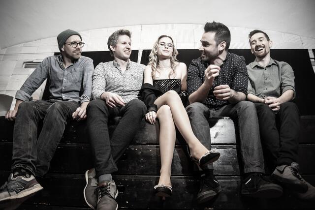 Lukas Kehrer, Patrick Grabner, Hannah Handorfer, Patrick Wiesinger und Gerald Sensenberger (v. l.) begeistern mit ihrer Musik. | Foto: Elena Handorfer