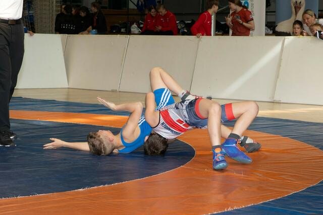 270 Ringerinnen und Ringer boten dem Publikum spannende Kämpfe bei den 2. Austrian Open Cup U15 im VIVA Steinbrunn.  | Foto: LMS