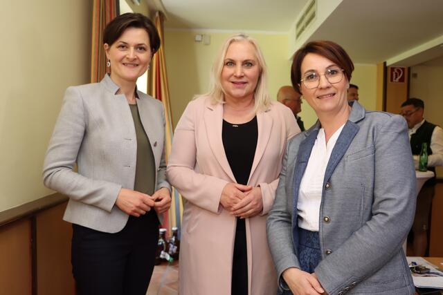 Barbara Prügl, Angelika Winzig und Martina Schlöglmann.