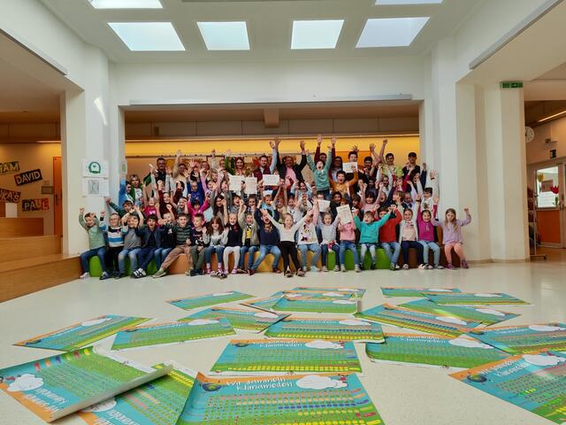 Die Volksschüler dürfen sich über ihr erfolgreiches Klimameilen-Projekt freuen. | Foto: Carina Laschober-Luif