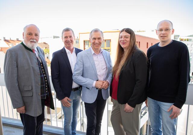 Die Spitzenkandidatinnen und -kandidaten bei der AK-Wahl (v. l.): Harald Korschelt (FA/FPÖ), Peter Amreich (ÖAAB-FCG), Josef Pesserl (FSG), Sandra Hofmann (AUGE/UG) und Georg Erkinger (GLB-KPÖ). | Foto: AK Stmk/Graf-Putz
