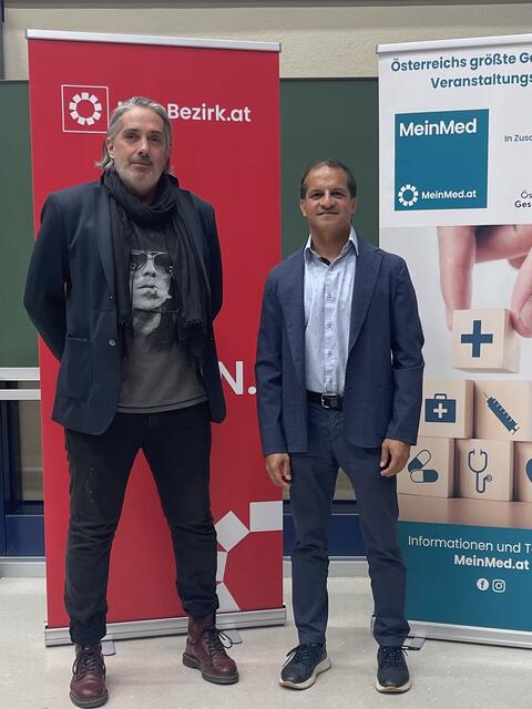 MeinMed Moderator und MeinBezirk Redakteur René Rebeiz mit dem Referenten des Abends Dr. Rohit Arora. | Foto: Bezirksblätter