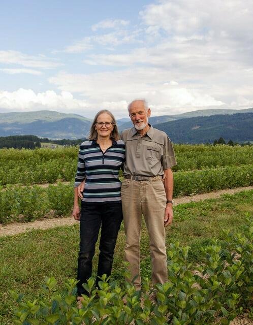 Agnes und Rupert Schitter vom Biohof Zehnerhof sind die Bezirkssieger des Austrian Bio-Awards 2024 im Lungau. | Foto: Bio Austria