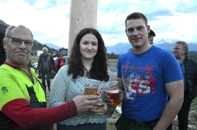 Hubert Sagmeister sen. und jun. mit Zechmeisterin Leonie Huber
