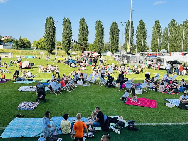 Das Stadionpicknick geht am 25. Mai in die dritte Runde. Schnappt euch eine Decke und eure Liebsten und ab geht es ins Pappelstadion! | Foto: Stadtgemeinde Mattersburg