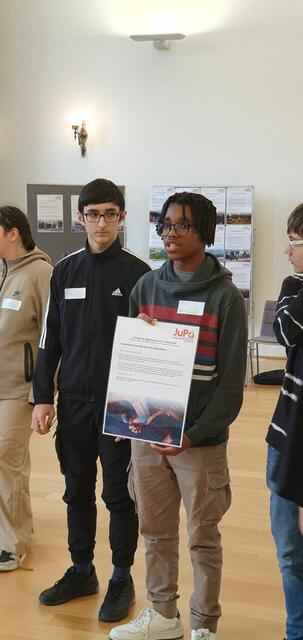 Antragspräsentation von Schüler Nicolaus Bilal vom Bildungscampus. | Foto: Verein Kiddy &amp; Co