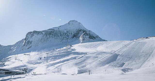 Im Skigebiet am Kitzsteinhorn kam es am 29. April zu einem tödlichen Skiunfall. | Foto: Symbolbild: Gletscherbahnen Kaprun AG