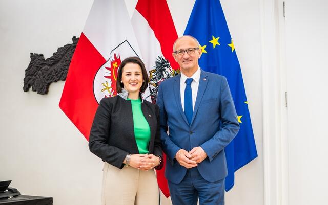 Landeshauptmann Anton Mattle und Landesrätin Astrid Mair danken Tirols Arbeitnehmern. | Foto: Land Tirol