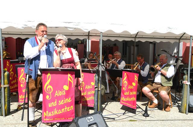 Alois Weiler im Duett mit Karin Häufle