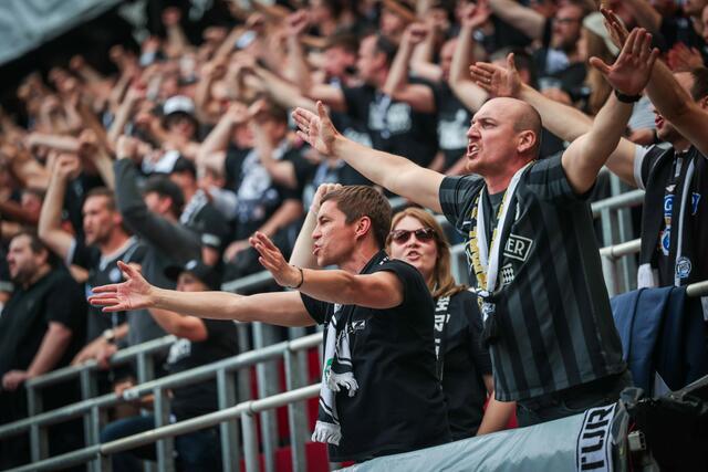 Stimmungsvoller Support: Die Fanlager sorgten in Klagenfurt für ordentlich Dezibel. | Foto: GEPA