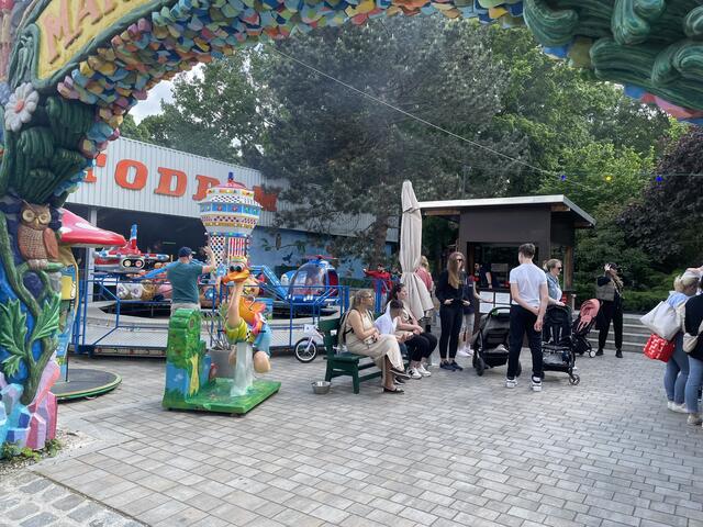 Ob Autodrom oder kleine Schaukel: Die Kleinen und Großen hatten großen Spaß. | Foto: Mario Popp/RMW