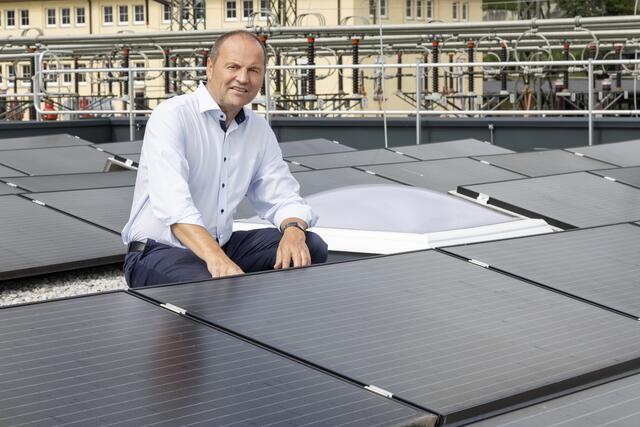 Energiereferent LHStv Josef Geisler freut sich über einen wahren PV-Boom im vergangenen Jahr. | Foto: © Land Tirol/Die Fotografen