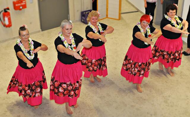Hawai Gruppe: Karin Schartl,Sylvia Lehna Rieder-Pucher,Andrea Hagen,Susanne Philippits,Martina Pitlik | Foto: Helga Nitsche