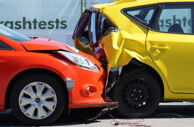 Bei dem Auffahrunfall Dienstagnachmittag auf der Lamprechtshausener Straße wurde eine Person verletzt. (Symbolbild) | Foto: pixabay.com