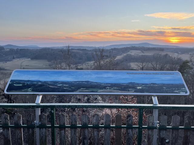 Auf der Burgruine wurde vor einigen Jahren eine Aussichtswarte errichtet | Foto: Martin Wurglits