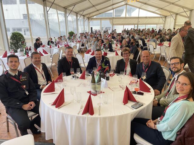 Eine große Abordnung der Gemeinde Finkenstein kam mit Bürgermeister Christian Poglitsch (ÖVP) und Landesrat Sebastian Schuschnig (ÖVP) zur Veranstaltung. | Foto: RegionalMedien