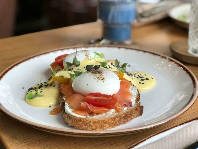 Brunch in der City ist am Muttertag heißbegehrt. Wer noch einen Platz ergattern möchte, muss schnell sein.  | Foto: Willo M. / pexels
