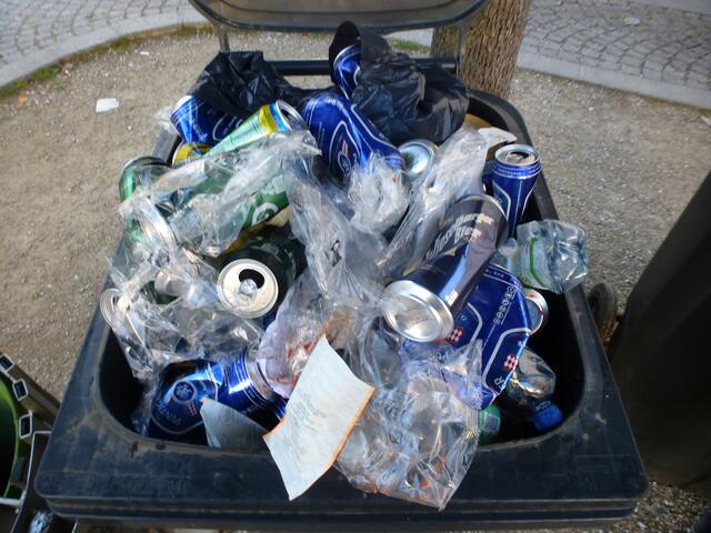 Typischer Restüll beim Raiffeisen Businesslauf 2024 in der Ökostadt Graz