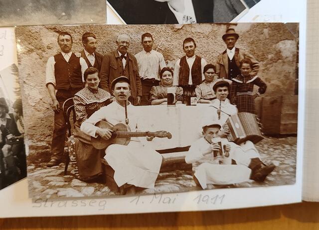 am 1. Mai 1911 wurde zünftig gefeiert, meine Urururgroßmutter stammte von hier... | Foto: I.Wozonig