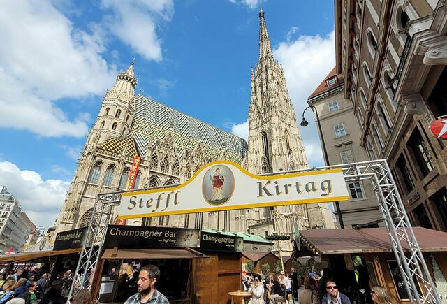 Von 9. bis 20. Mai findet der Steffl-Kirtag statt. Die Stände sind täglich von 10 bis 22 Uhr geöffnet. | Foto: Steffl-Kirtag