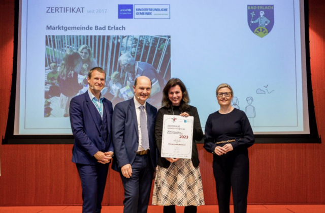 V.l.n.r.: , Mag. Christoph Jünger, MBA, Geschäftsführer UNICEF Österreich, DI Bgm. Johannes Pressl, Präsident des Österreichischen Gemeindebundes, Gf.GR Andrea Engelschall, MMag. Dr. Susanne Raab, Bundesministerin für Frauen,Familie, Integration und Medien. | Foto: Harald Schlossko