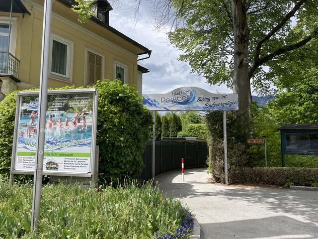 Vandalen haben im Ischler Parkbad ihr Unwesen getrieben und ein 1.200 m3 großes Becken stark verunreinigt. | Foto: BRS/Gratzer