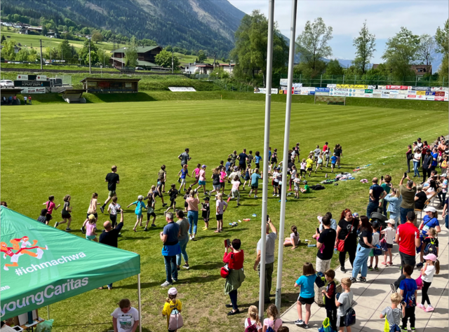 Insgesamt liefen über 120 SchülerInnen und LehrerInnen für die gute Sache. | Foto: Manuela Kathrein