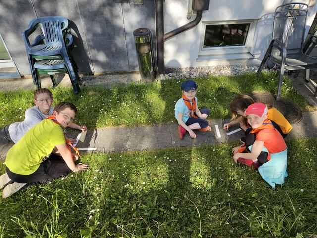 Die jungen Pfadis spielen gemeinsam im Grünen, lernen mehr über die Natur, fahren auf Sommerlager und genießen die Zeit ohne Handy.  | Foto: BRS/Püringer