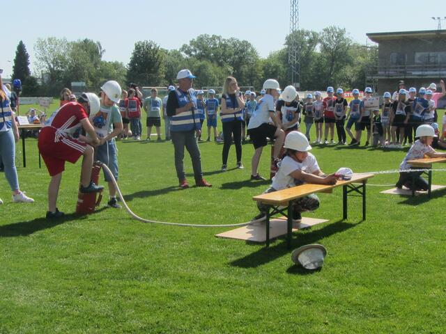 Beim Bewerb mit der Feuerwehrspritze gab es viel Action. | Foto: Bevölkerungsschutz Burgenland