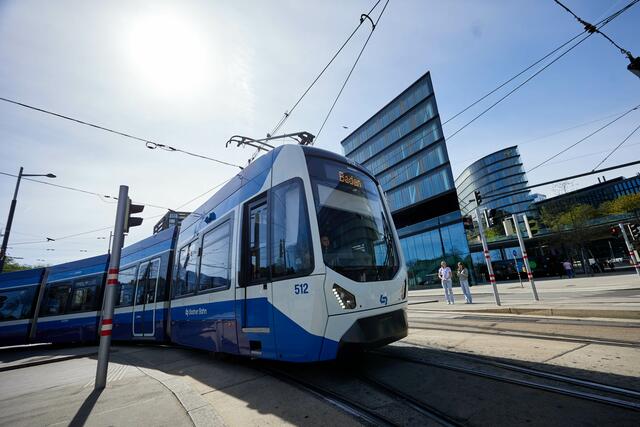 Die Badner Bahn war auch 2023 mit großem Abstand Österreichs meistgenutzte Regionalbahn.  | Foto: WLB/Zinner