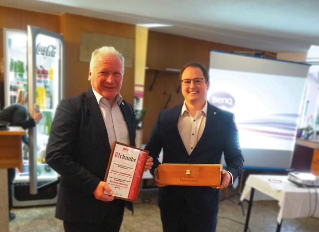 (V.l.:) Bei der SPÖ in Weißkirchen übergab Norbert Höpoltseder den Parteivorsitz an Patrick Krutzler. | Foto: SPÖ Weißkrichen.