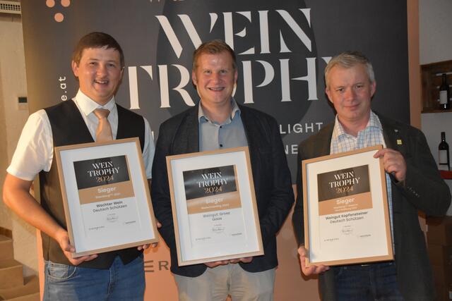 Die Kategoriensieger: David Wachter (Blaufränkisch), Andreas Grosz (Welschriesling), Thomas Kopfensteiner (Blaufränkisch Reserve) | Foto: Michael Strini
